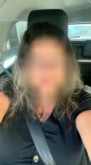 Astrid, 33