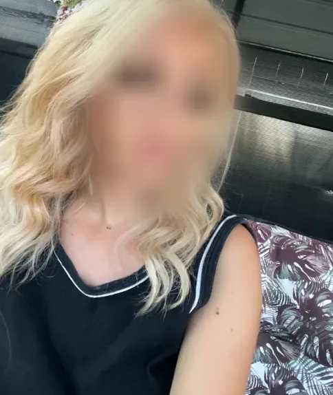 Esther, 30