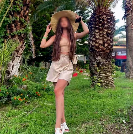 Karla, 23